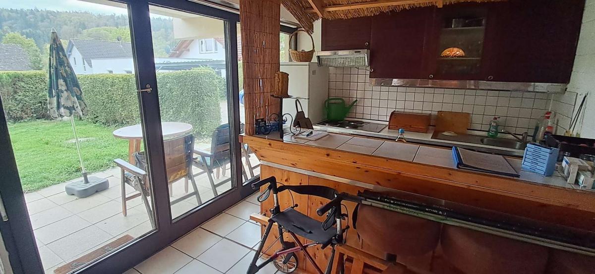 Küche mit Blick zur Terrasse